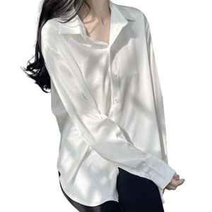 法式白色衬衫女春秋高级感垂感衬衣打底丝绸缎面醋酸内搭叠穿上衣