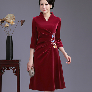 嫁女儿妈妈礼服婚礼