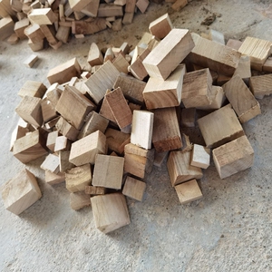 香樟木边角料余料樟木块地板衣橱衣柜防虫防霉樟脑丸1000克特价