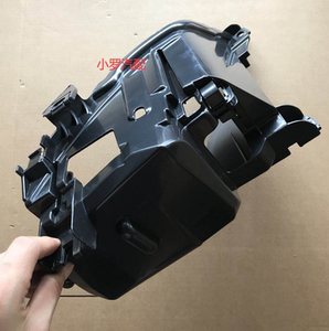 适用于奥迪q7大灯支架前照明灯后底座卡子卡扣大灯后盖托架固定架