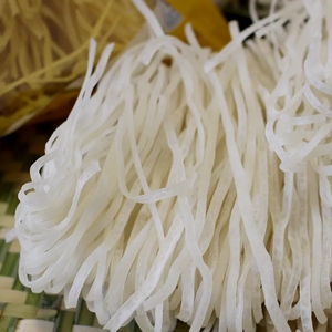 湖北恩施利川手工自制土家特色小吃大米豆皮柴火烙真空包装湿豆皮