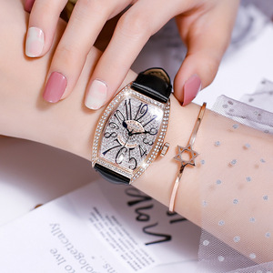 十大品牌香港GUOU新品酒桶型女表大表盘潮流镶钻石英时装女士手表