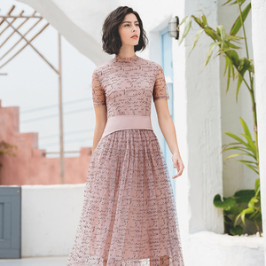 艾可儿aikerl/21春夏款粉色轻薄透气时尚优雅知性连衣裙/d202302