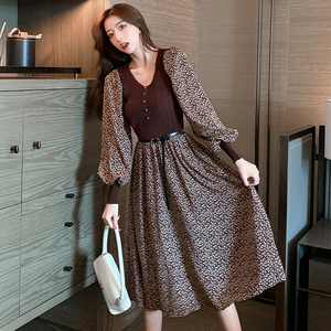 碎花连衣裙2021新款女装时尚早春装今年流行中长款洋气假两件裙子