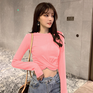 粉色长袖露脐上衣女高腰漏肚脐装紧身爵士装2021秋冬新款短款t恤