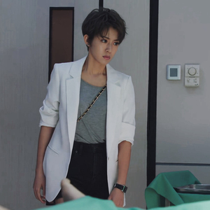 使徒行者3蔡思贝阿兜同款白色修身男友风小西装外套女衣服春秋季