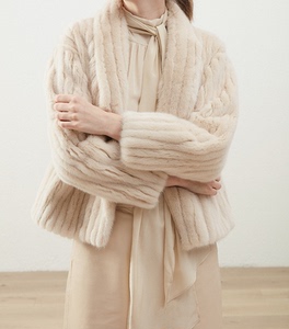 喜宝淘宝钰懿纺 米色针织条纹水貂外套皮毛一体女中长款秋冬皮草貂皮