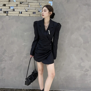 黑色西装连衣裙外套女秋冬炸街高级感赫本风显瘦收腰职业小黑裙子