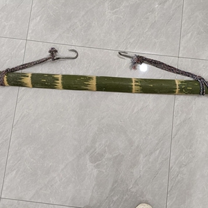 扁担挑水用扁担道具挑水的扁担挑篮子农具楠竹带绳铁挂钩手工耐用