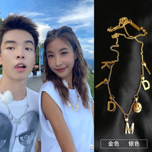 我们恋爱夏侯政一小黑储镒恬同款字母项链简约钛钢情侣毛衣链配饰