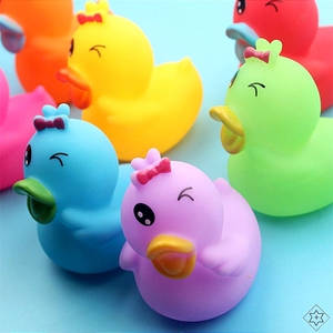 小鸭子玩具捏捏叫发声
