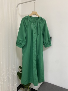 巨显白的祖母绿色连衣裙 小禾2023夏季圆领灯笼袖宽松廓形连衣裙