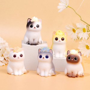 地摊货源卡通可爱猫咪摆件盲盒手办公仔带小夜灯创意礼品生日礼物