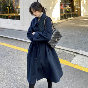 小方领呢子大衣女