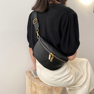 法国小众斜挎腰包女潮ins超火包包2021新款网红时尚软质感手机包