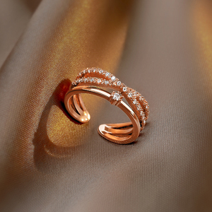 钛钢指环玫瑰金装饰戒指女2024年新款小众满天星食指戒设计感轻奢