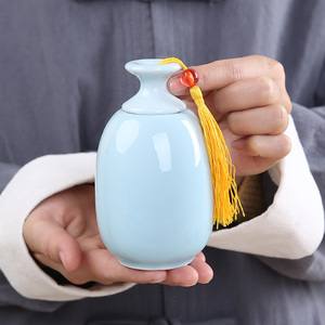 古代的药丸瓶瓷瓶