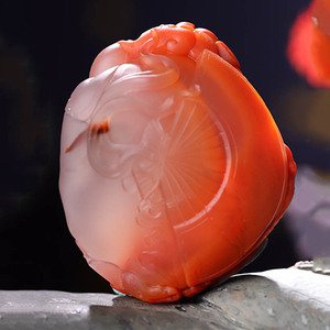 匠心文玩天然南红玛瑙包浆料钟馗雕刻摆件纳福护身jx031108