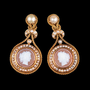 独角鹿西洋古董首饰18k金织金工艺镶嵌珍珠玛瑙浮雕cameo耳环一对