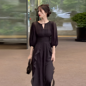 气质高级感收腰显瘦黑色连衣裙女夏季设计感遮肉五分袖雪纺长裙子
