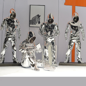 电镀卫衣男孩黄玉龙雕塑孩子王夜场酒吧落地人物装置艺术品大摆件