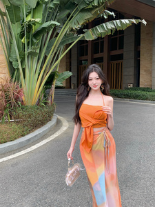 适合泰国云南旅游拍照穿搭衣服套装小吊带背心橘色半身裙两件套夏