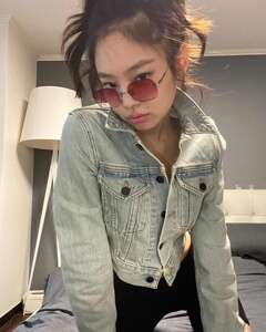 jennie金智妮张天爱同款牛仔外套女ins2022春季休闲短款浅色夹克