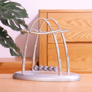 牛顿摆摆球平衡球撞珠办公桌面摆件创意现代简约个性减压装饰摆设