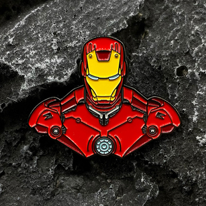 超级英雄钢铁侠夜光胸针 ins风金属徽章 粉丝收藏书包装饰别针