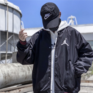 美国乔丹正品春季薄款乔丹aj前后印花立领棒球服夹克休闲宽松外套