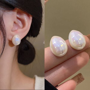 925银针彩色珍珠耳环女小众设计感个性水滴形耳钉港风气质耳饰品