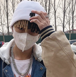 xxxtentacion黄黑脏辫帽子
