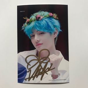 防弹少年团金泰亨亲笔签名照片 亲签同款周边应援礼物现货