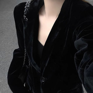 今年流行复古黑色丝绒西服小西装外套女2024新款春秋季高级感上衣
