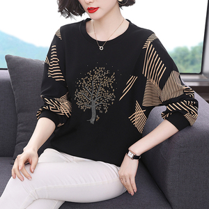 秋冬中年妈妈长袖t恤女新款春秋装宽松大码女装蝙蝠衫遮肚子上衣