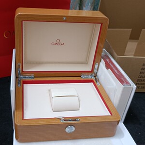 欧米茄表盒欧米伽蝶飞海马系列大木盒钢琴漆手表包装盒收纳盒子