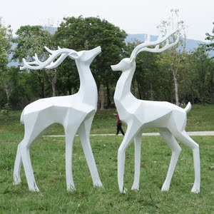 园林景观玻璃钢抽象几何鹿雕塑商场小区户外装饰块面梅花鹿摆件