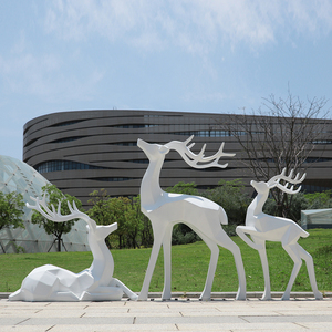 园林景观玻璃钢抽象几何鹿雕塑商场小区户外装饰块面梅花鹿摆件