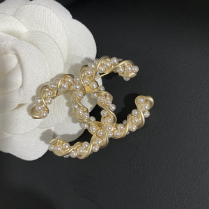 chanel香奈儿2020秋冬新款浅金色双c复古珍珠扭纹女士胸针