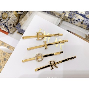 dior/迪奥 金色字母珍珠发卡 带钻发夹发饰女士 20新款