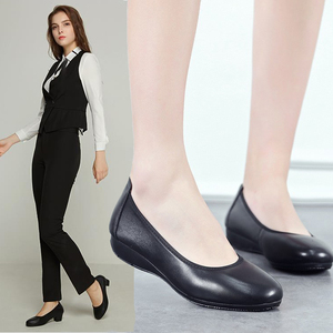 工作鞋女纯黑配西装西裤职业小皮鞋低跟软底舒适大码女鞋41一43单