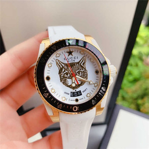 代购gucci/古驰猫头防水夜光情侣橡胶带男女腕表ya136322