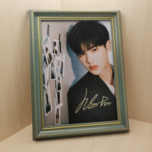 justin黄明昊签名写真同款周边专辑生日礼物海报杂志应援照片写真