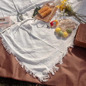 高级感白色野餐布针织户外露营野餐桌布沙滩布野餐垫防水拍照道具
