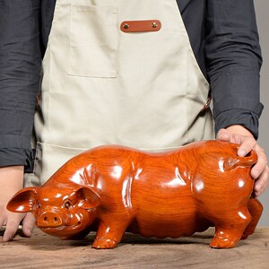 花梨实木雕刻猪摆件檀木头根雕母猪十二生肖红木质家居装饰工艺品