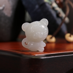 上新省级玉雕大师苏晓非工作室巧雕和田玉小萌宠生肖老虎挂件吊坠