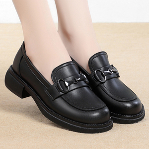 康奈女式深口皮鞋