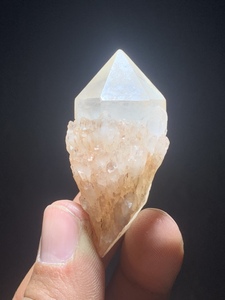 纯天然巴西浅红皮白水晶菠萝晶簇骨干原石标本教学矿标鱼缸净化石