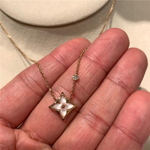 lv/路易威登 菱形四叶草项链 18k玫瑰金白贝母粉贝母镶钻锁骨链女