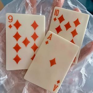 稀奇古怪巧克力又能吃又能玩可以吃的扑克牌插片装饰配件巧克力